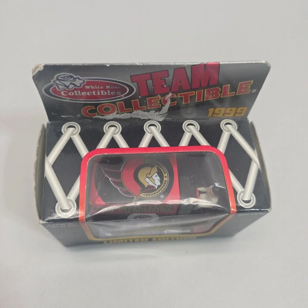 White Rose Collectibles 1999 Ottawa Senators Zamboni 1:50 Diecast NHLZ99020W-16